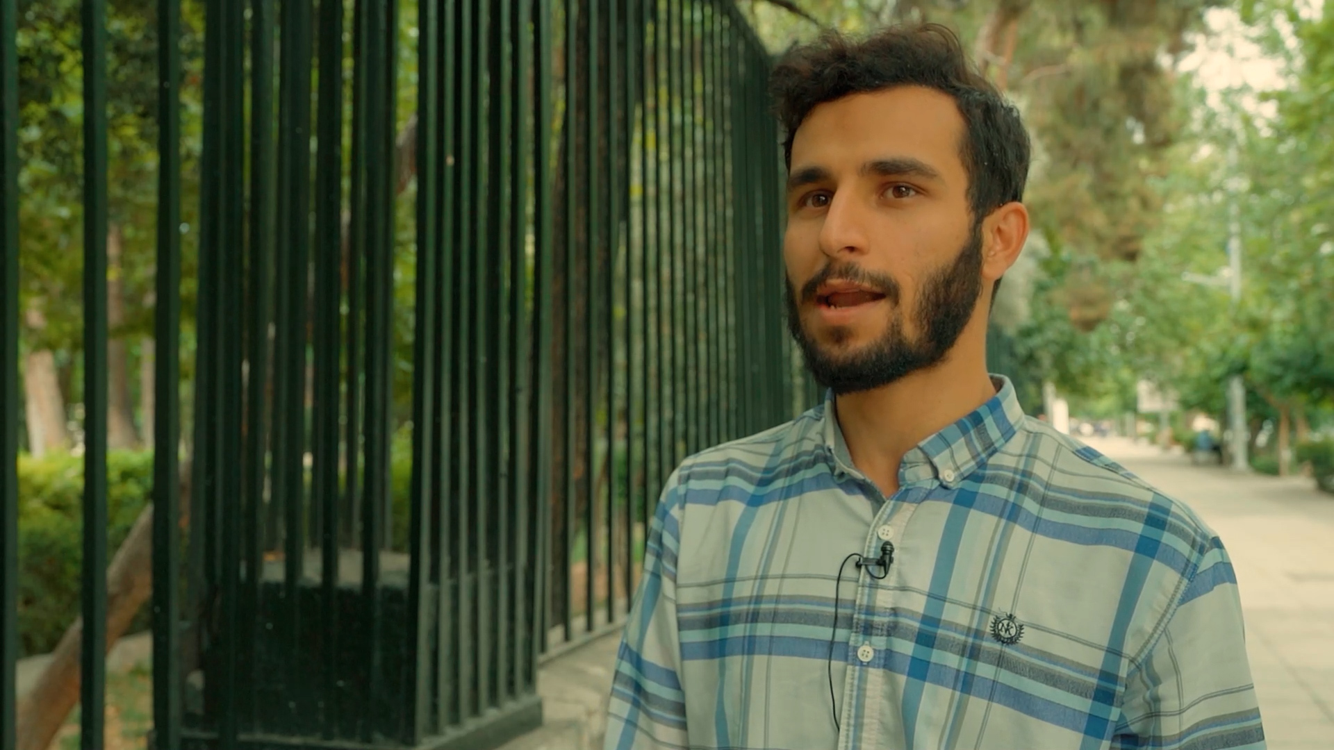 10 گزارش بی پولی .mp4.00_33_10_06.Still001